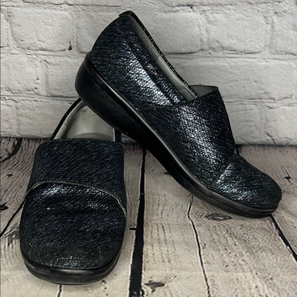 * Elegant Black Women's Shoes